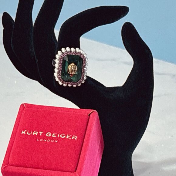 Kurt Geiger Eagle Head Cocktail Ring Green Crystal Statement Silver Tone Size 9 - Picture 1 of 14